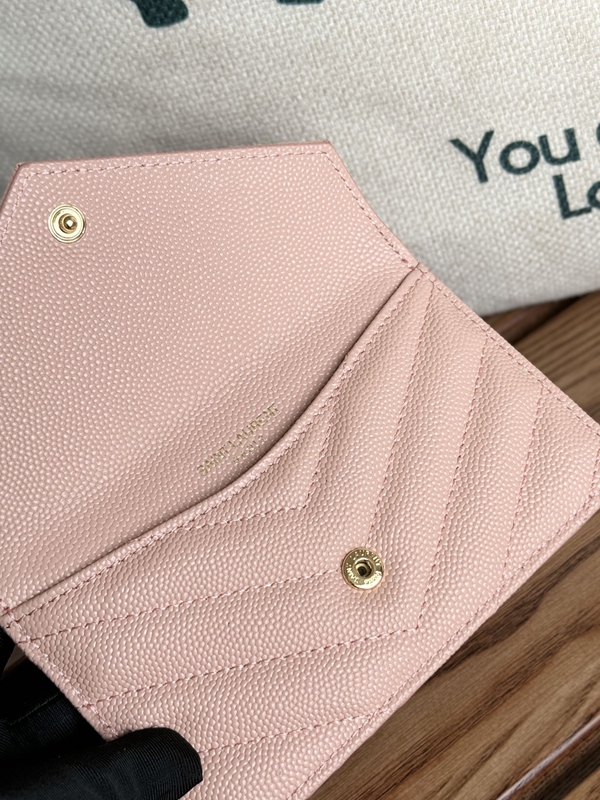 イヴサンローラン財布着用イメージ